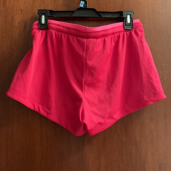 running pink shorts - Picture 2 of 2